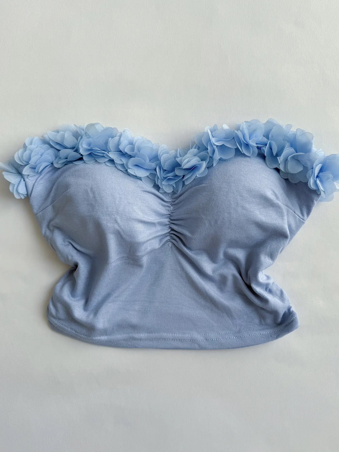 کراپ تاپ دکلته شکوفه